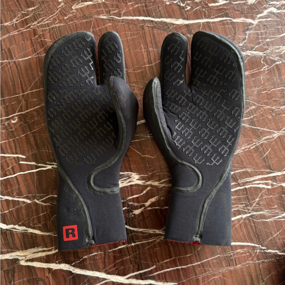 patagonia wetsuit mits